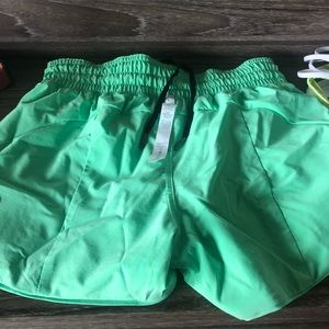 LuLu lemon size 4